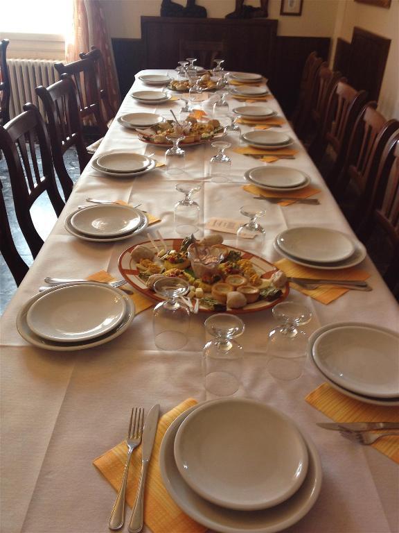 Agriturismo Ca' Isotta 카스텔로 디 세라발레 외부 사진
